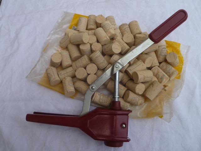 Boucheuse 1 levier + bouchons liège