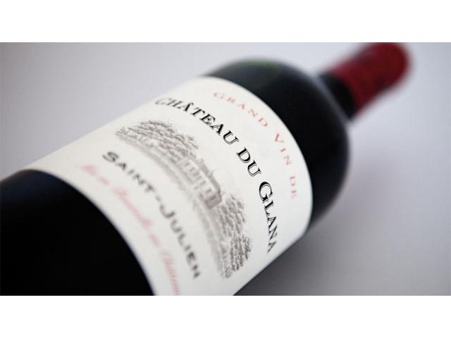 Cave à vin complète de très bonne conservation.